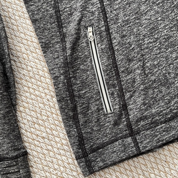 LULULEMON pullover - Picture 8 of 8